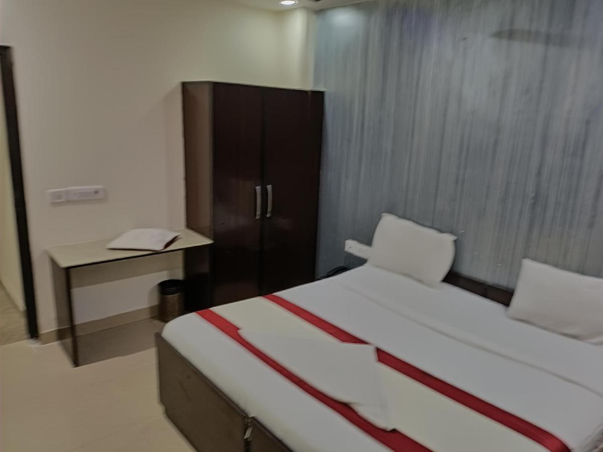 Hotel Asian Plaza Delhi Airport Új-Delhi Kültér fotó