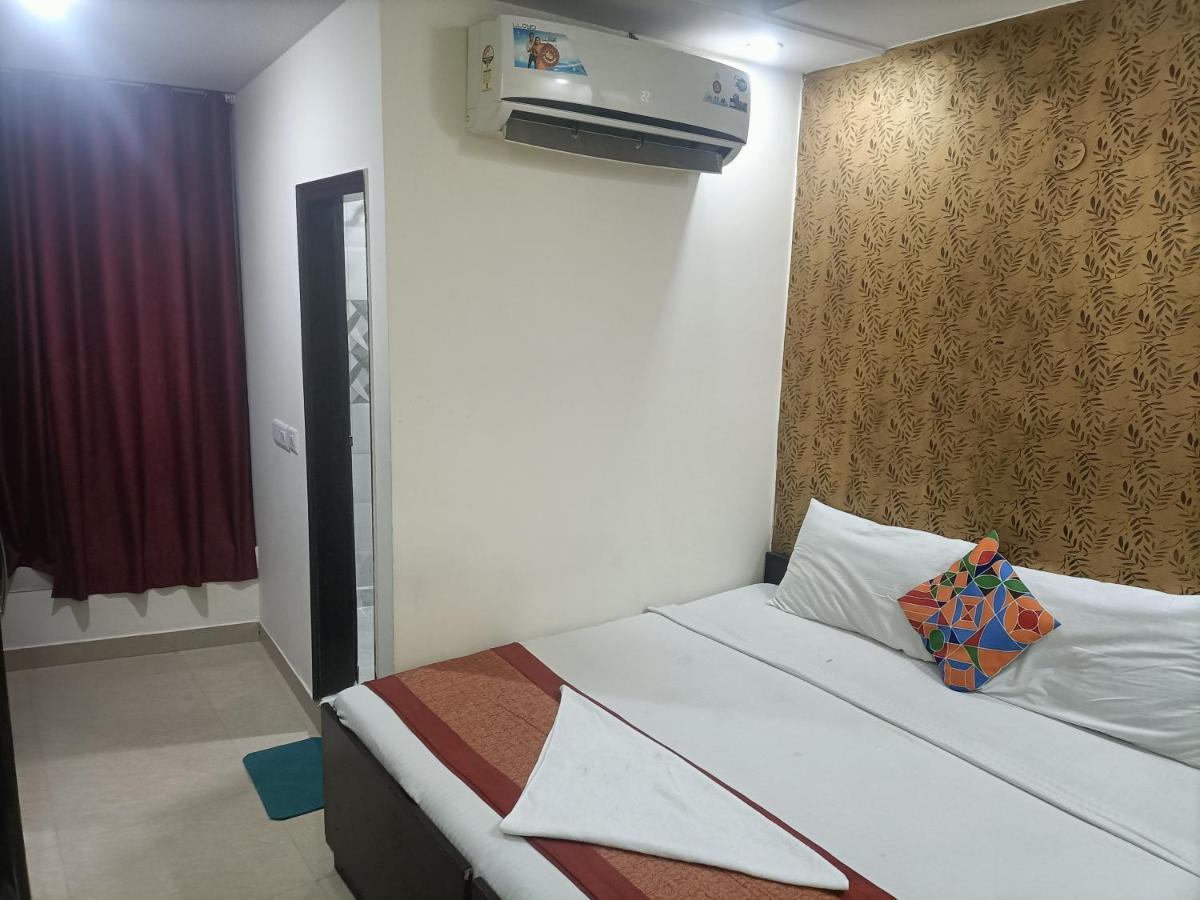 Hotel Asian Plaza Delhi Airport Új-Delhi Kültér fotó