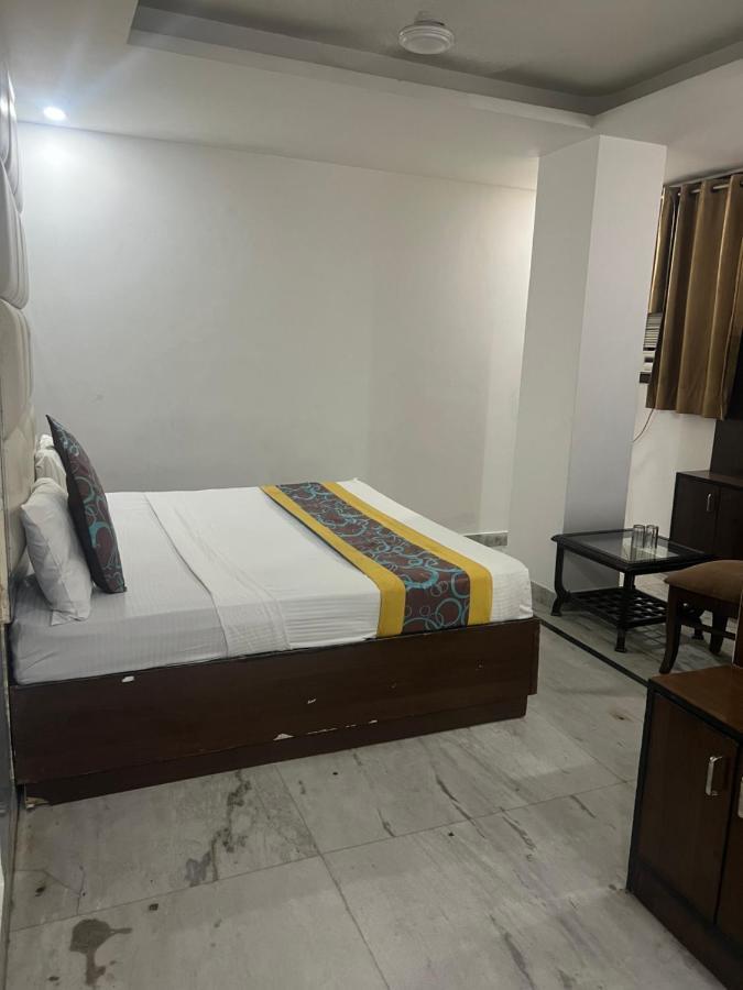 Hotel Asian Plaza Delhi Airport Új-Delhi Kültér fotó