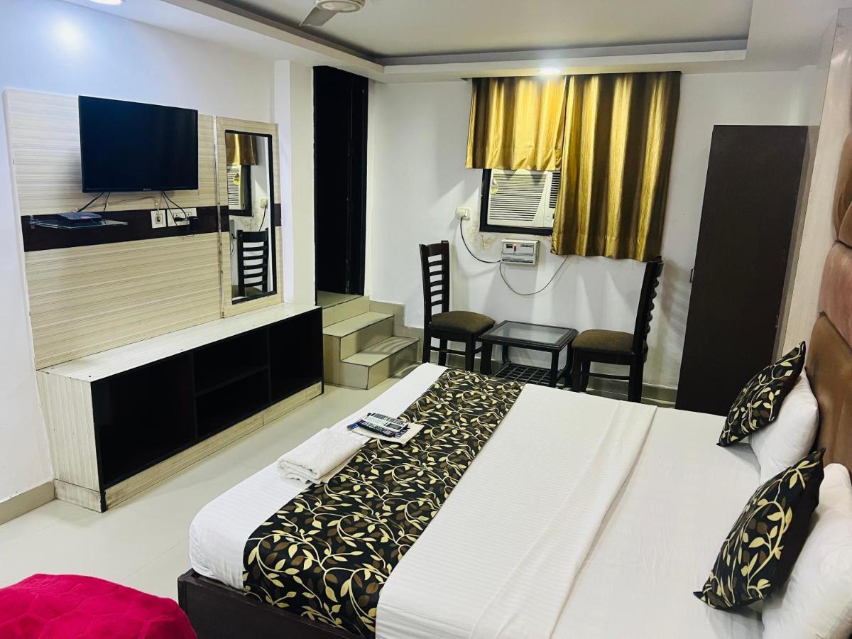 Hotel Asian Plaza Delhi Airport Új-Delhi Kültér fotó