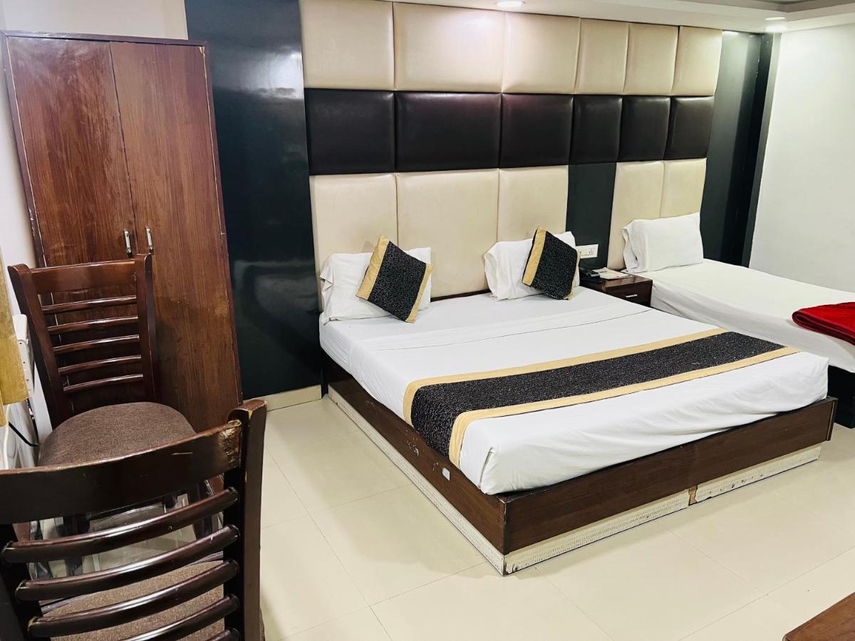 Hotel Asian Plaza Delhi Airport Új-Delhi Kültér fotó