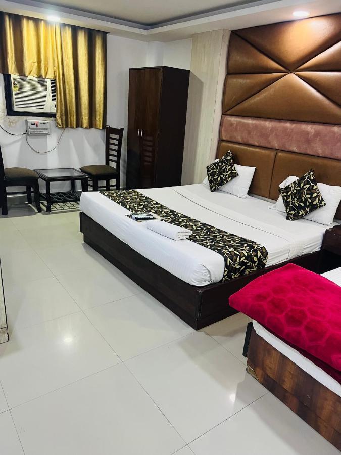 Hotel Asian Plaza Delhi Airport Új-Delhi Kültér fotó