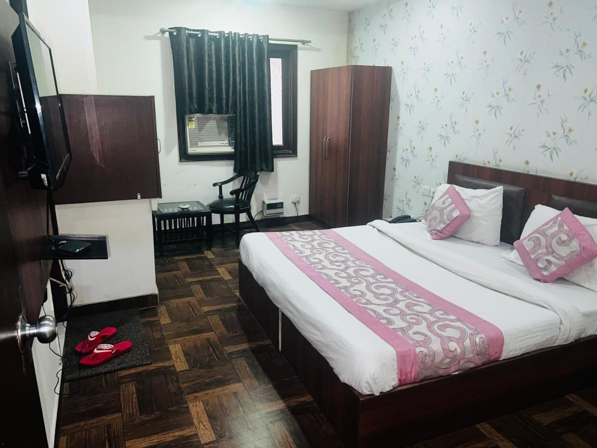 Hotel Asian Plaza Delhi Airport Új-Delhi Kültér fotó