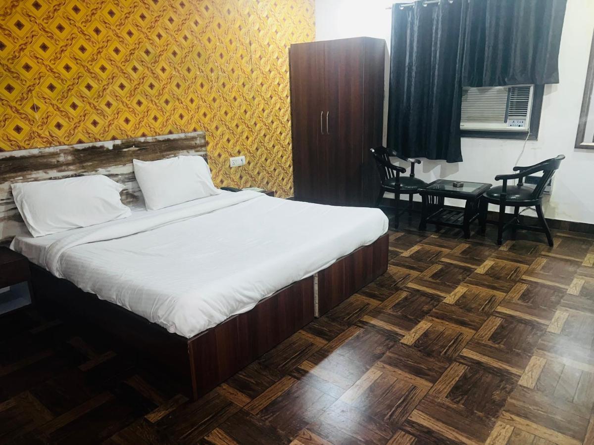 Hotel Asian Plaza Delhi Airport Új-Delhi Kültér fotó